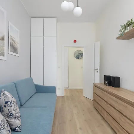 Stylish With Parking Shellter Renters Prestige *